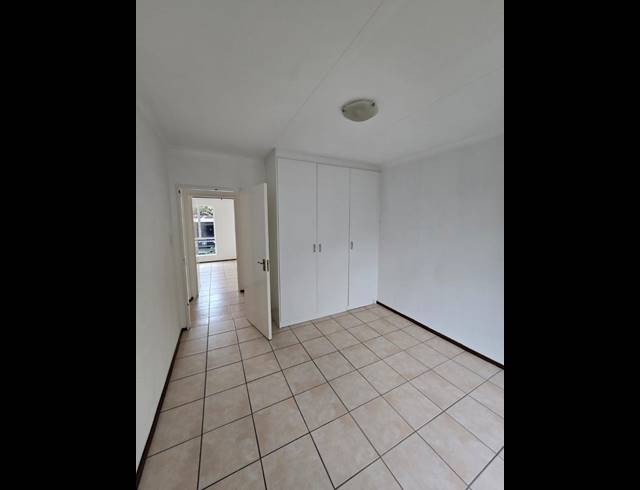 2 bed property to rent in FLORIDA HILLS
